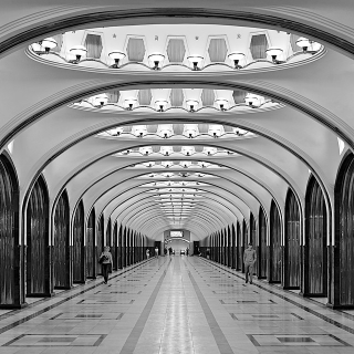 Illustration for article titled Russian Underground Stations Look Even More Stunning In Black and White